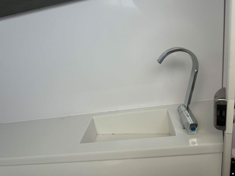 Axopar 37 Sun Top - Multistorage