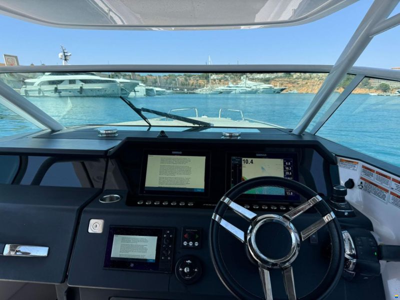 Axopar 37 Sun Top - Multistorage