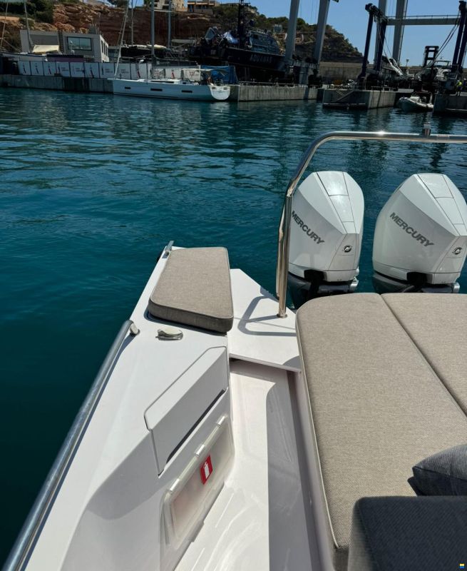 Axopar 37 Sun Top - Multistorage