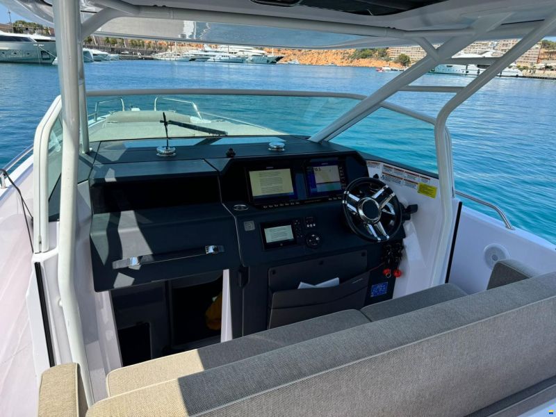 Axopar 37 Sun Top - Multistorage