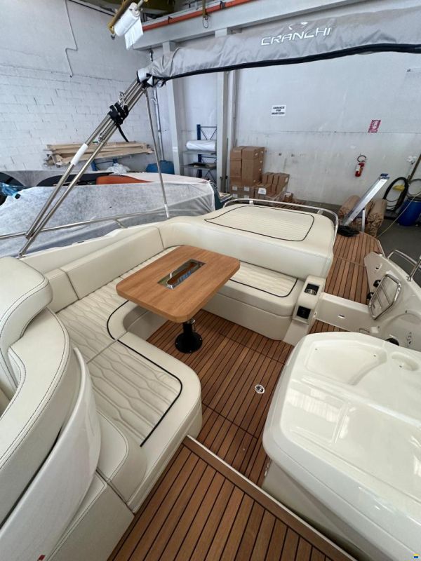 Cranchi Endurance 30
