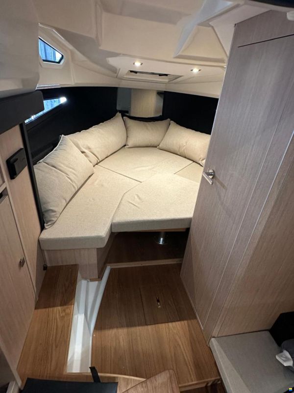 Cranchi Endurance 30