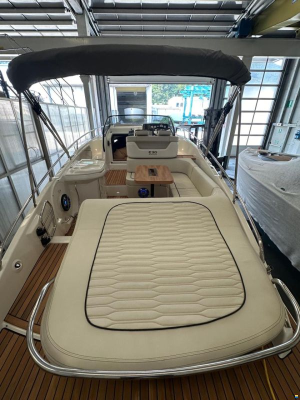 Cranchi Endurance 30