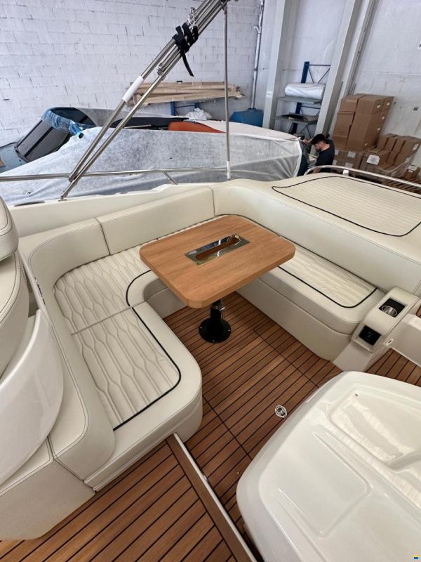 Cranchi Endurance 30