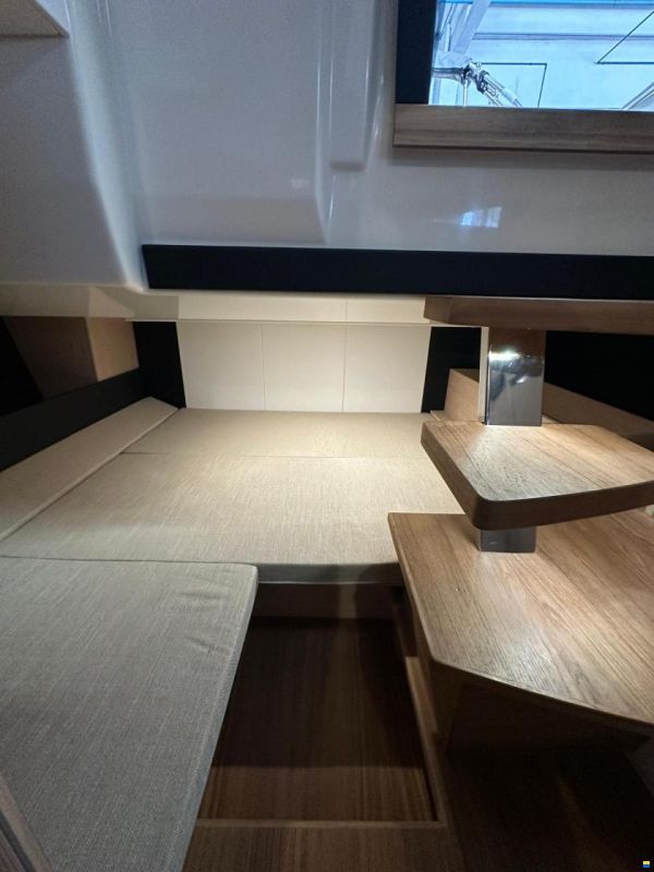 Cranchi Endurance 30
