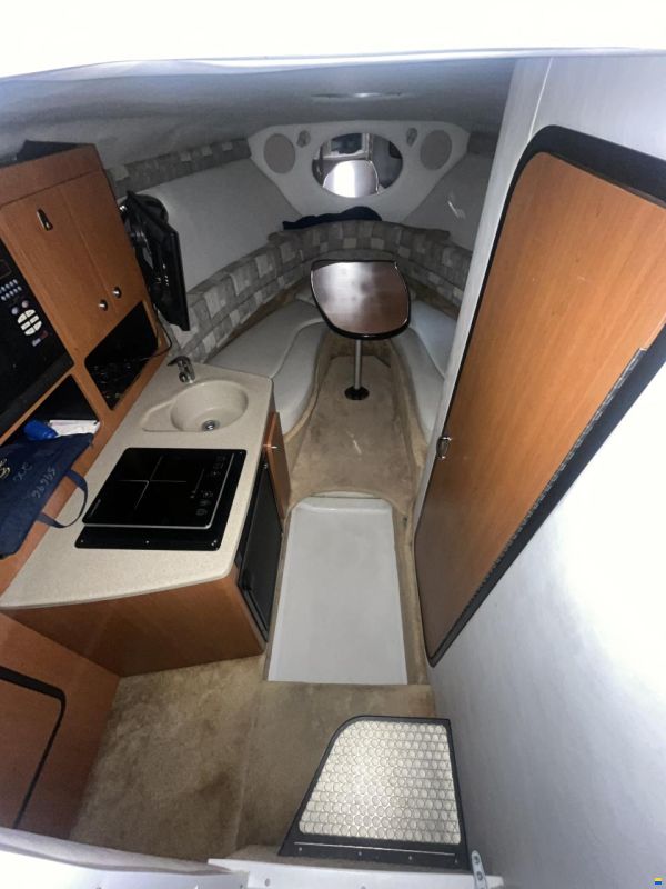 Crownline 270 CR
