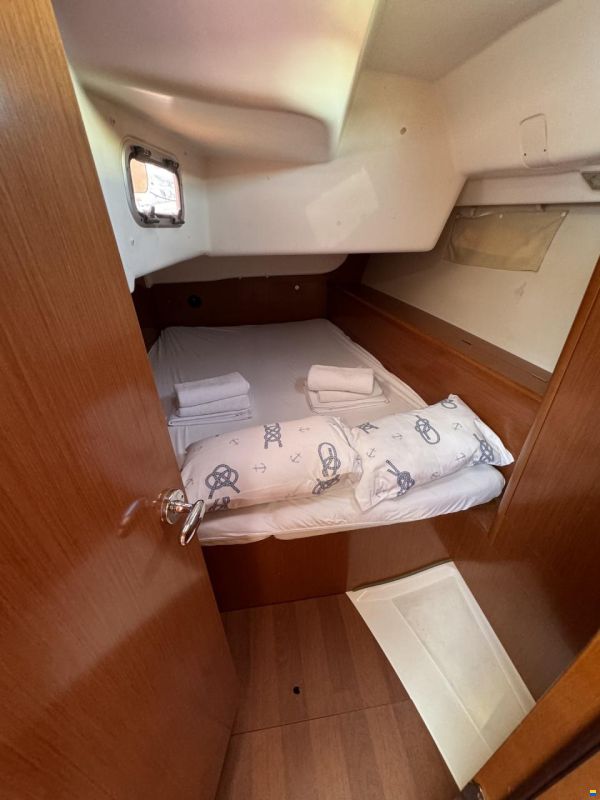 Beneteau Oceanis 43