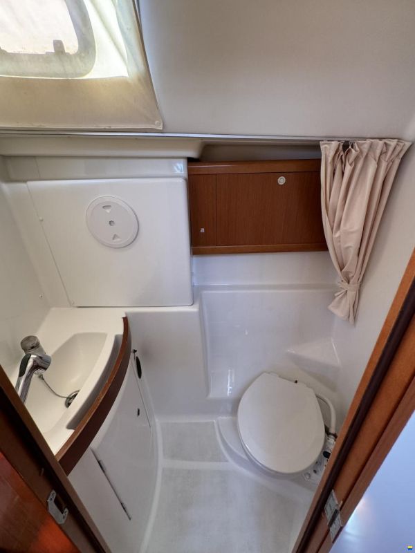 Beneteau Oceanis 43