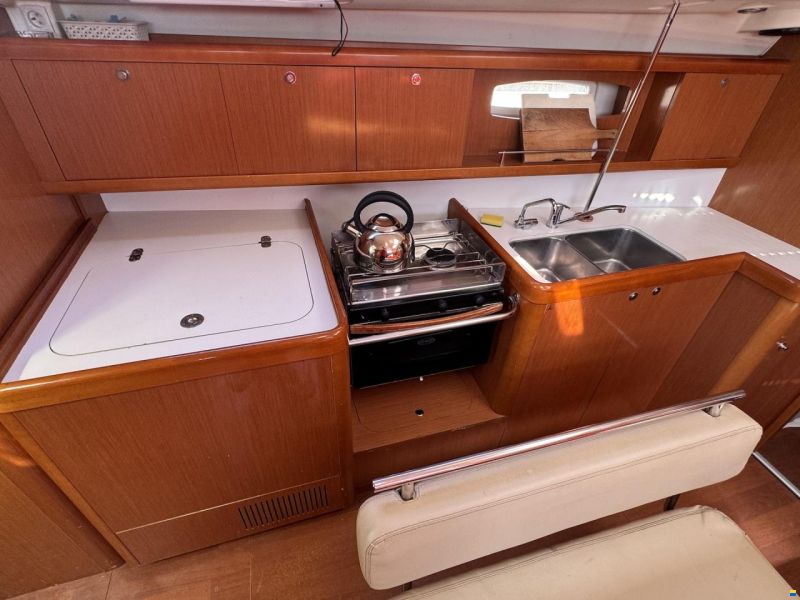 Beneteau Oceanis 43