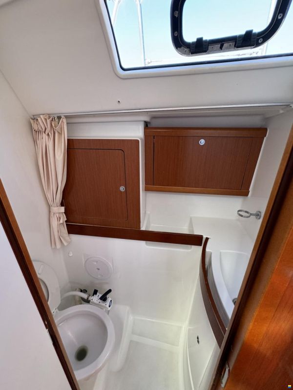Beneteau Oceanis 43