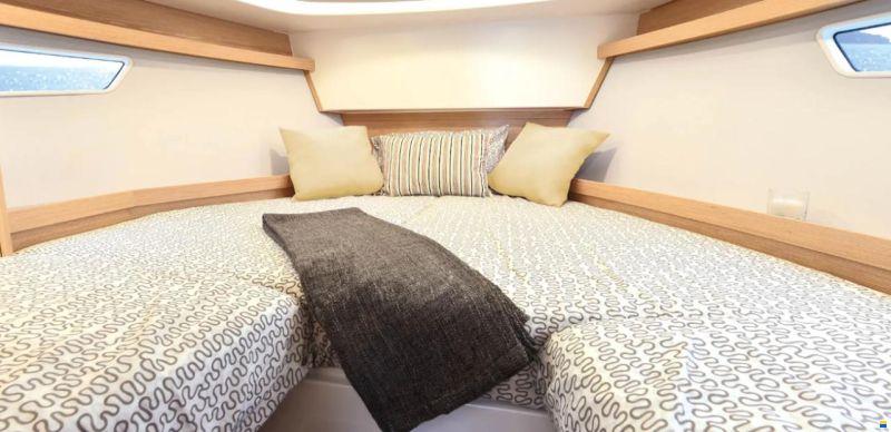 Sealine S330
