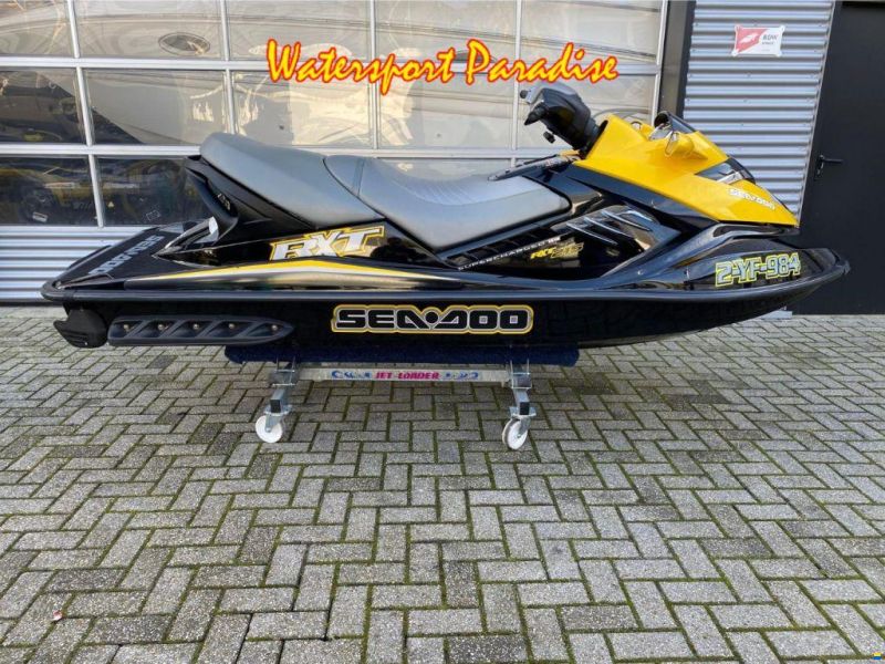 Sea-Doo RXT 215