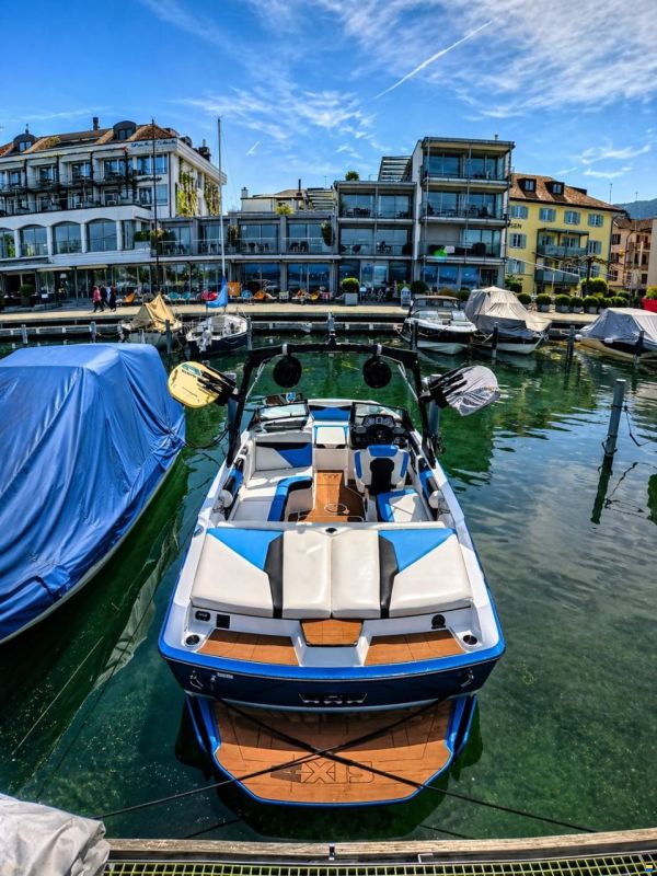 Axis A22 by Malibu