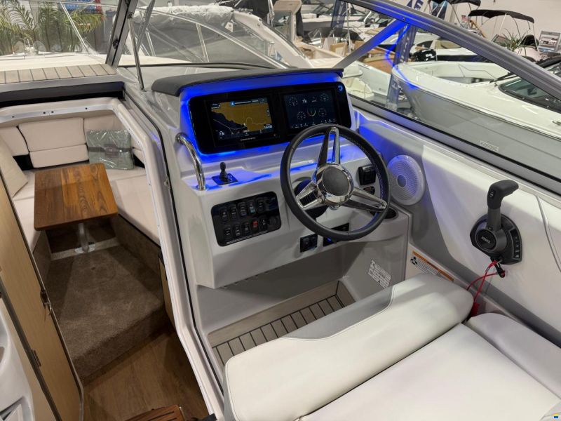 Regal 26 Express