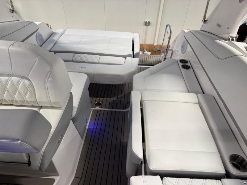 Regal 26 Express