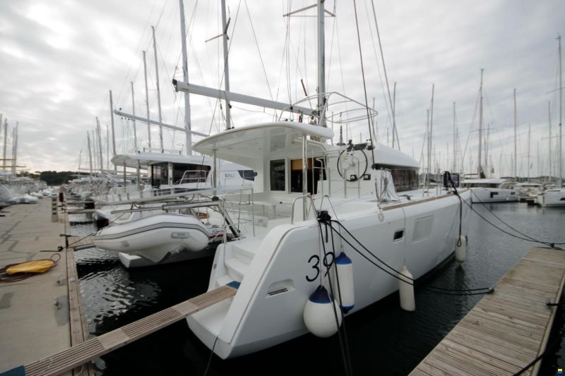 Lagoon 39