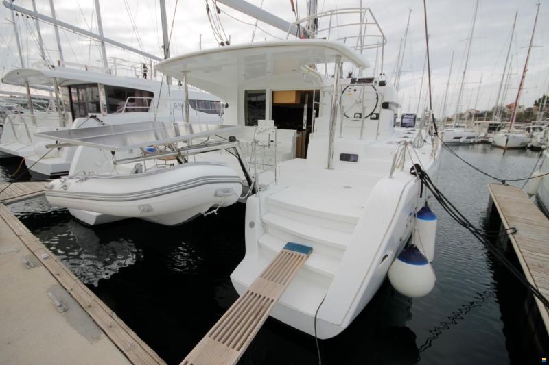 Lagoon 39