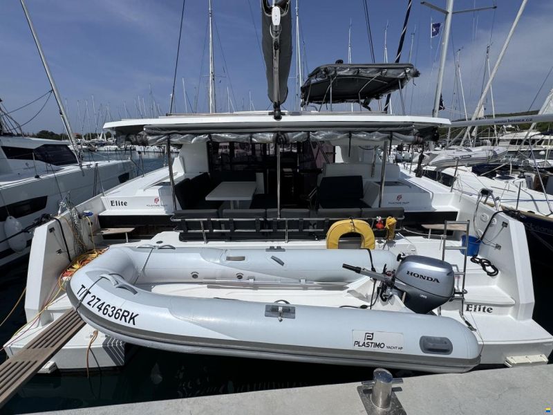 Fountaine Pajot ASTRÉA 42
