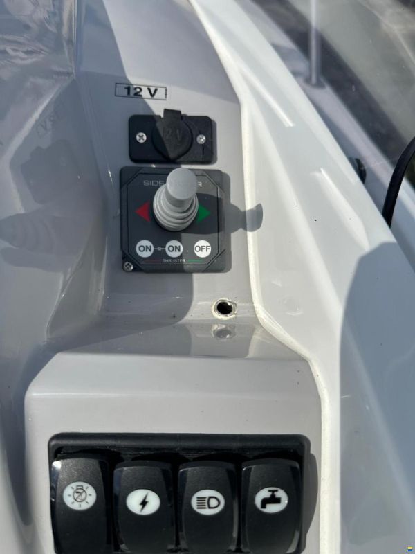 Jeanneau Cap Camarat WA 7.5, mit Platz