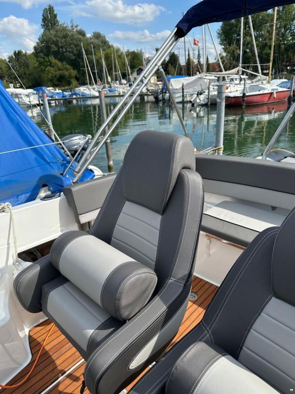 Jeanneau Cap Camarat WA 7.5, mit Platz