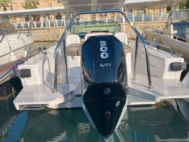 Axopar 28 T-Top