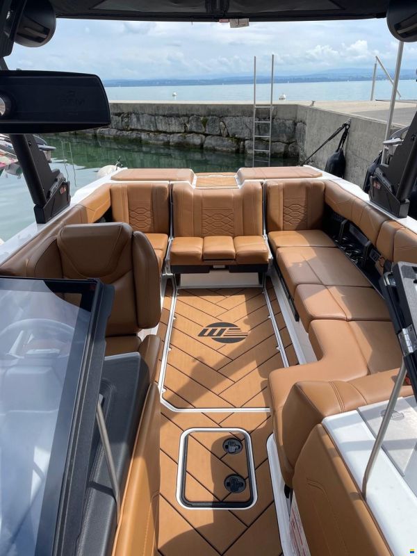 Malibu 23 LSV Wakesetter