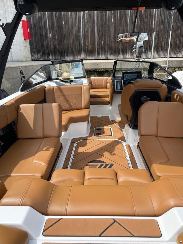 Malibu 23 LSV Wakesetter