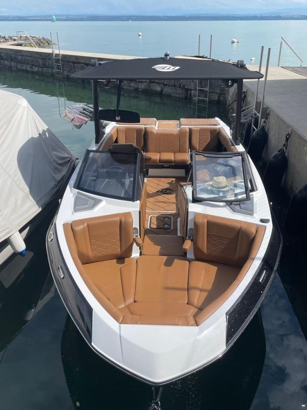 Malibu 23 LSV Wakesetter