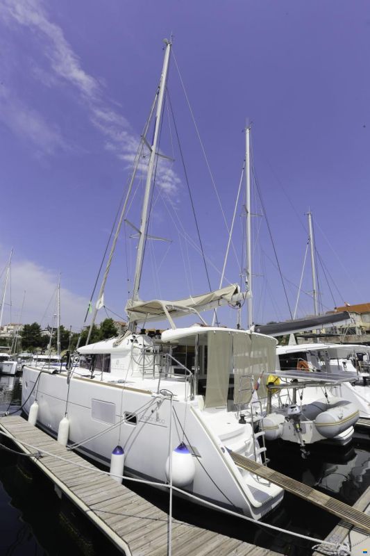 Lagoon 400