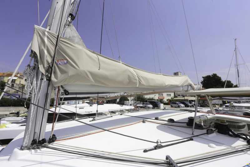 Lagoon 400