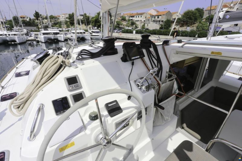 Lagoon 400