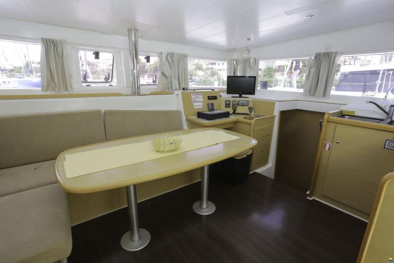 Lagoon 400