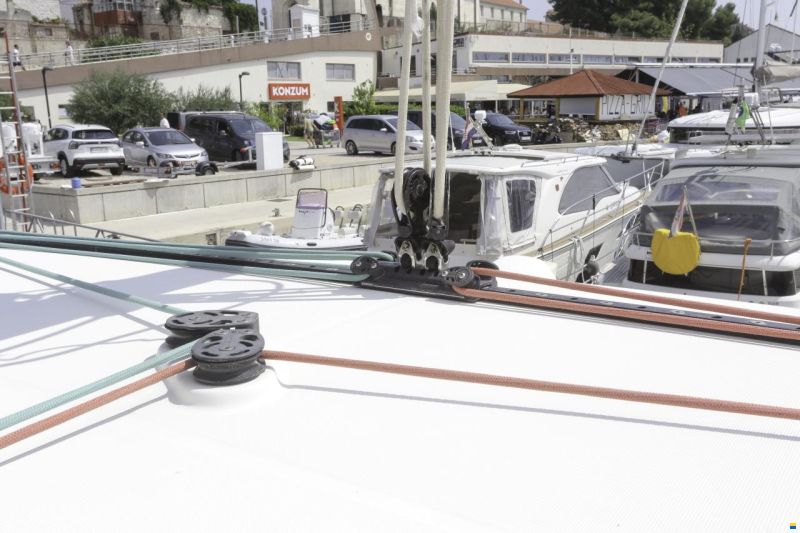 Lagoon 400