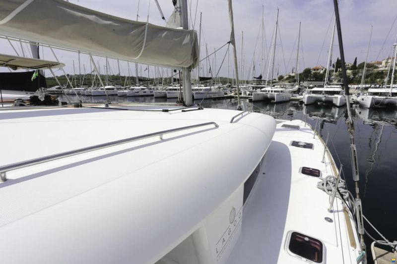 Lagoon 400