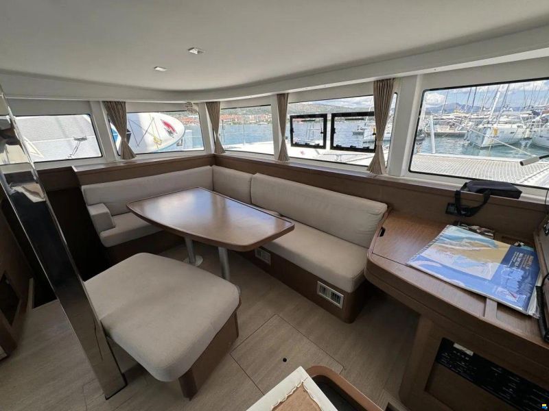 Lagoon 42