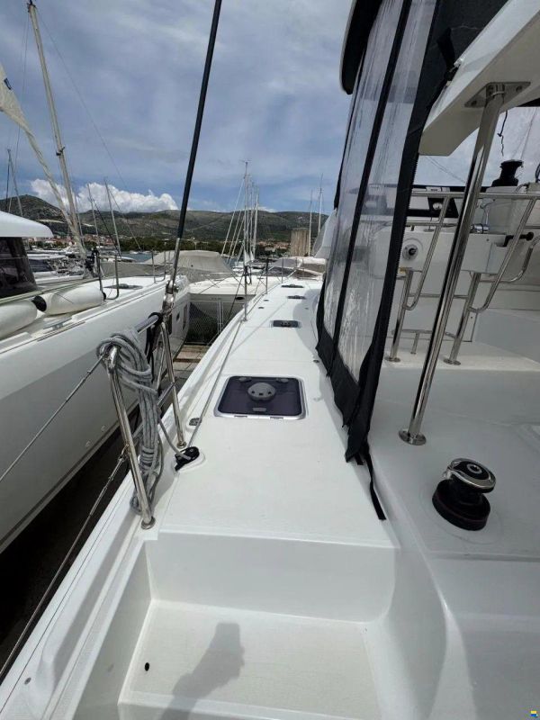 Lagoon 42