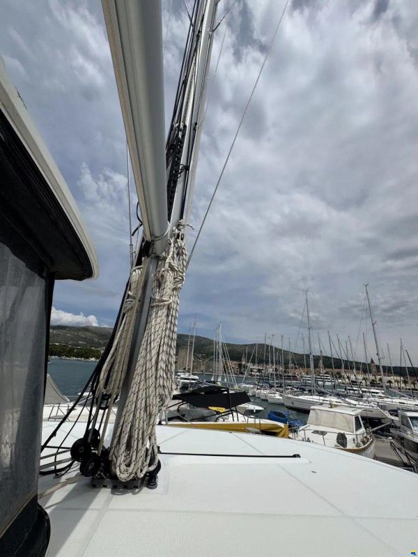 Lagoon 42