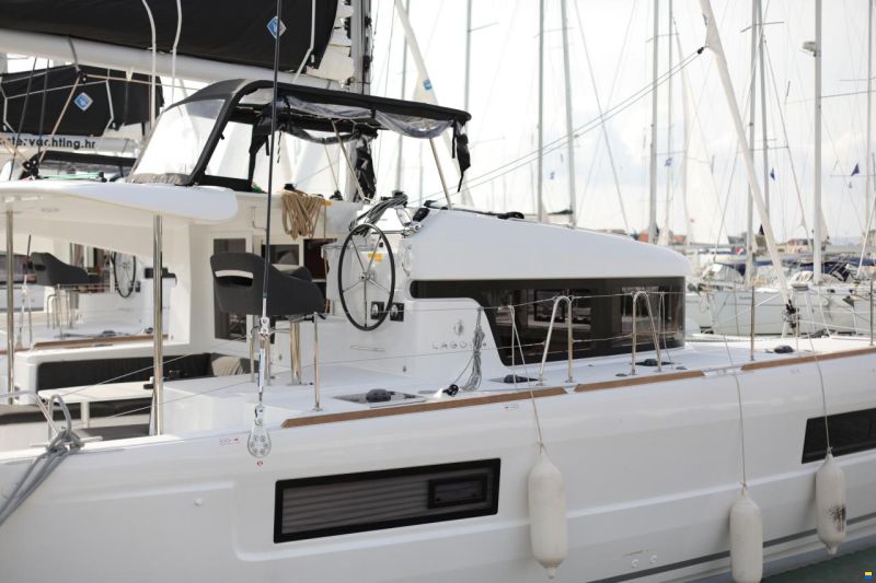 Lagoon 40