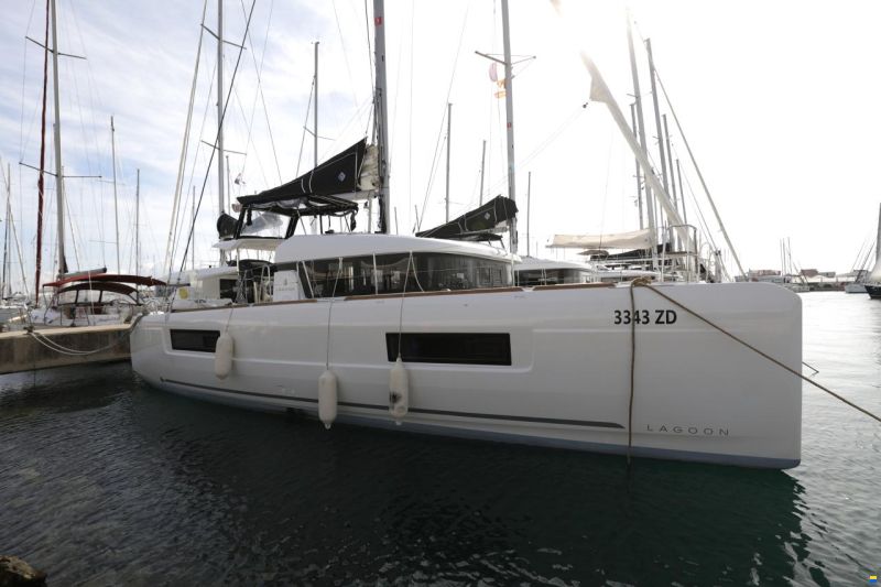 Lagoon 40