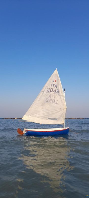 Lillia Dinghy 12' image