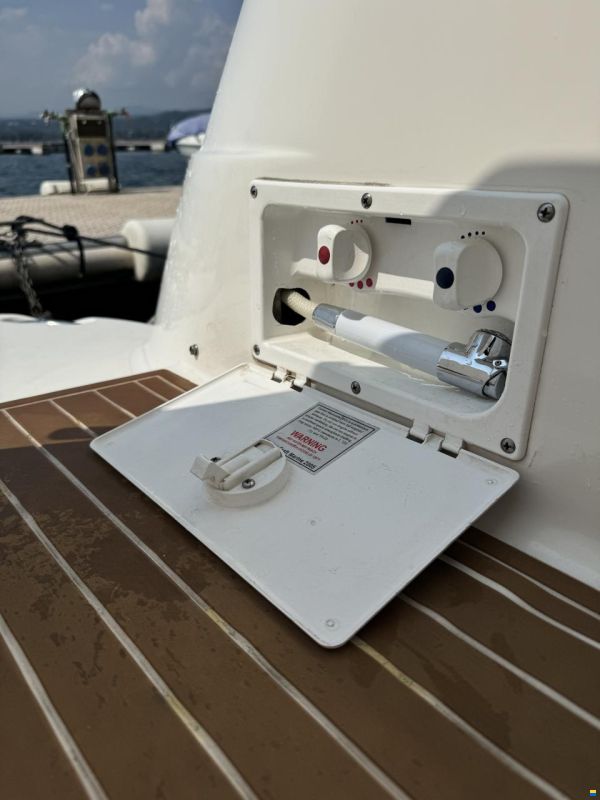 Rinker 280