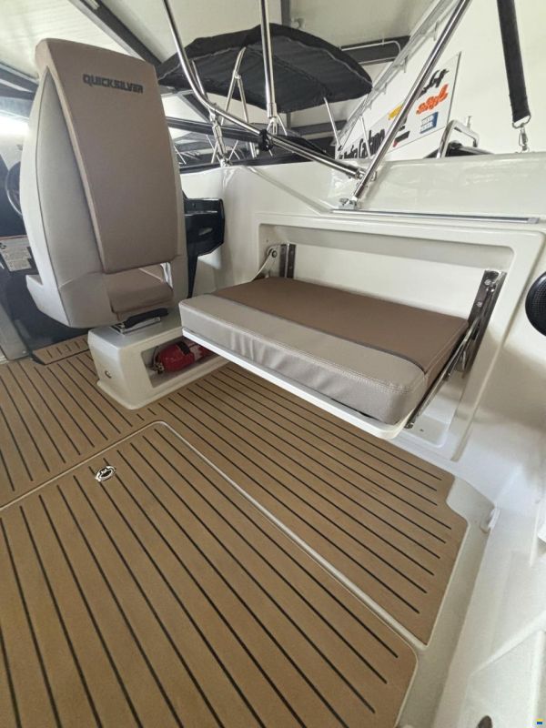 Quicksilver 675 Cruiser