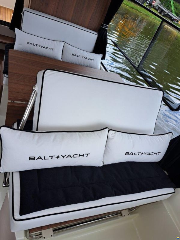 Balt SunCamper 35 Flybridge