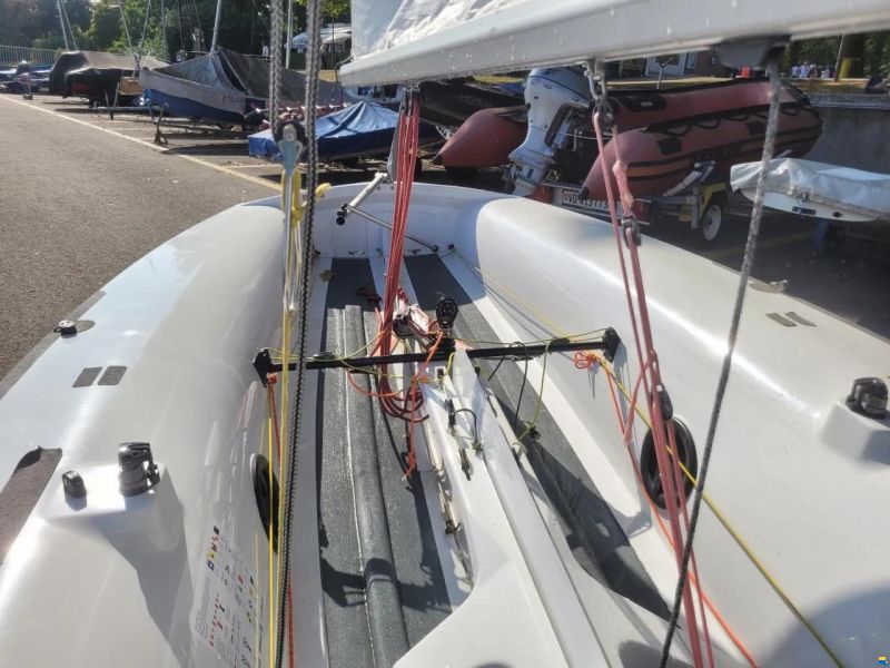 Nautivela 420 International