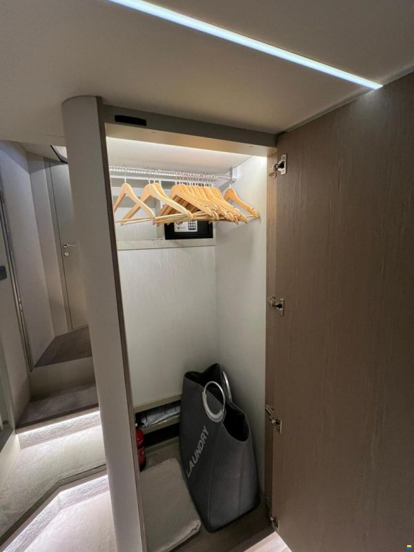 Absolute 52 Navetta