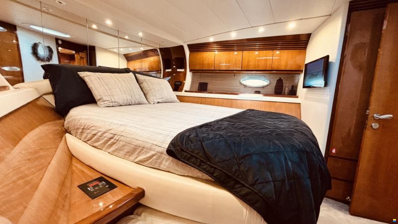 Pershing 54