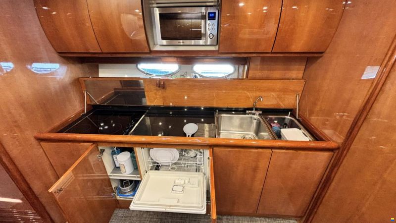 Pershing 54