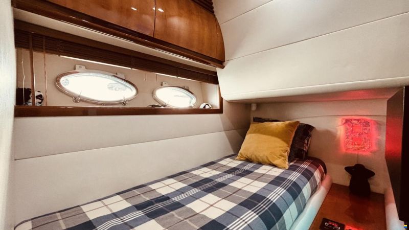 Pershing 54