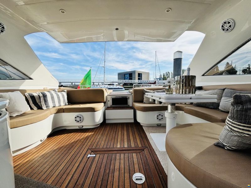 Pershing 54