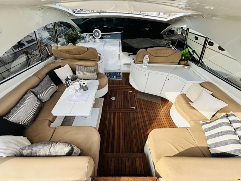 Pershing 54